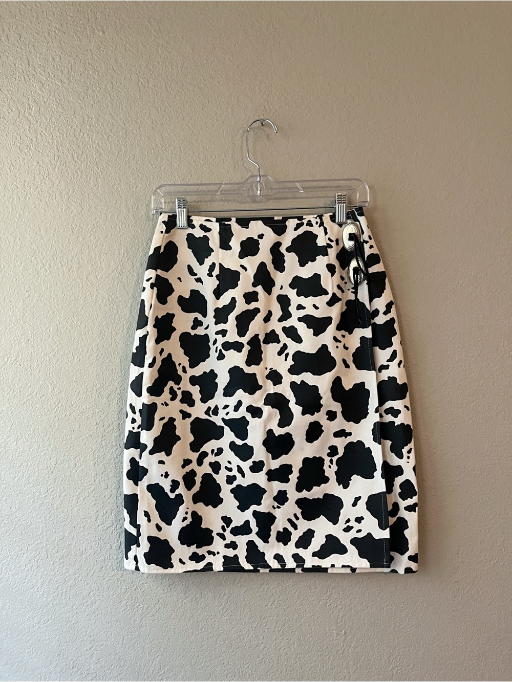 Vintage 1990s Carolyn Rothwell Boutique Black and White Cow Print Wrap Skirt 6